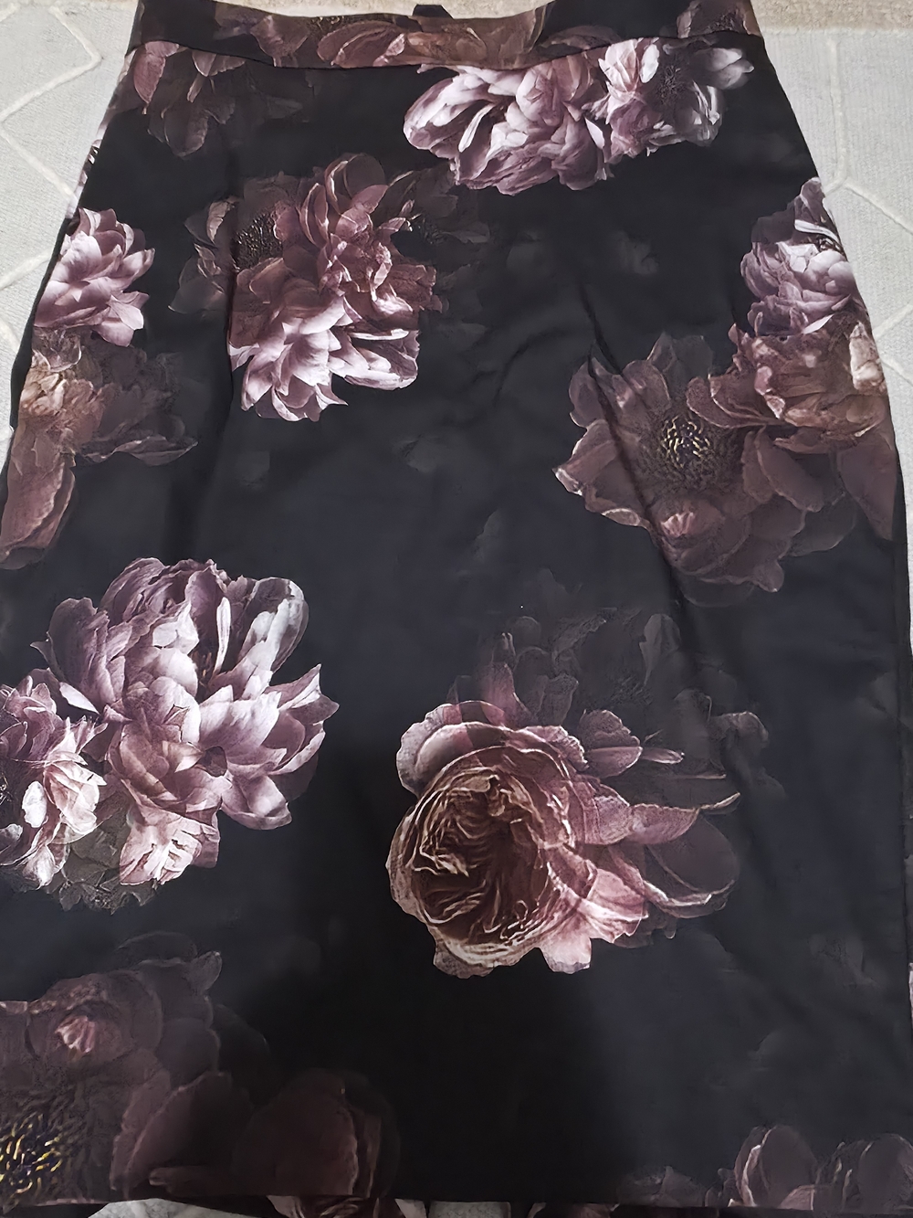 4/$67 Deal! RW&CO. Black Pencil Skirt with Mauve Floral Design